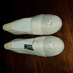 Clark's tan outdorables New Wedge anchor embroidered